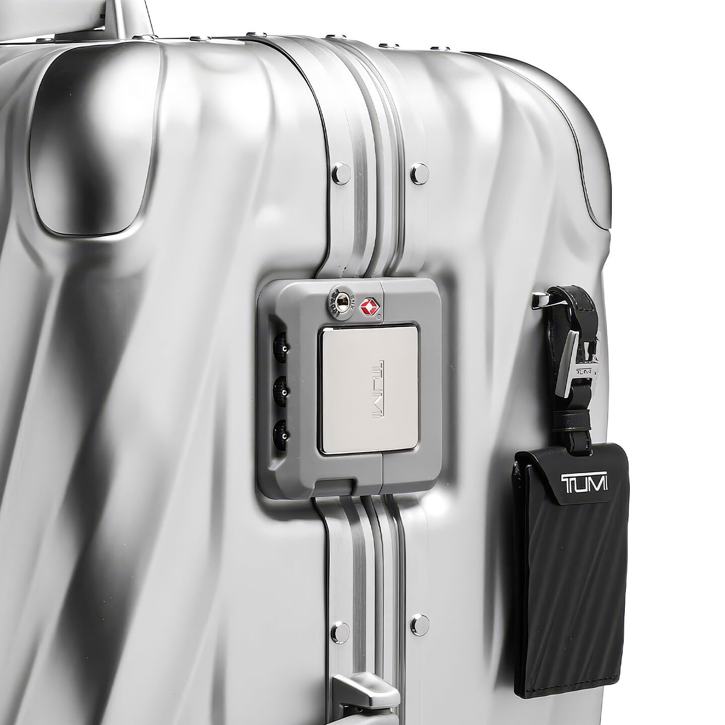 Détail du fermoir TSA sur une valise TUMI 19 Degree Aluminium