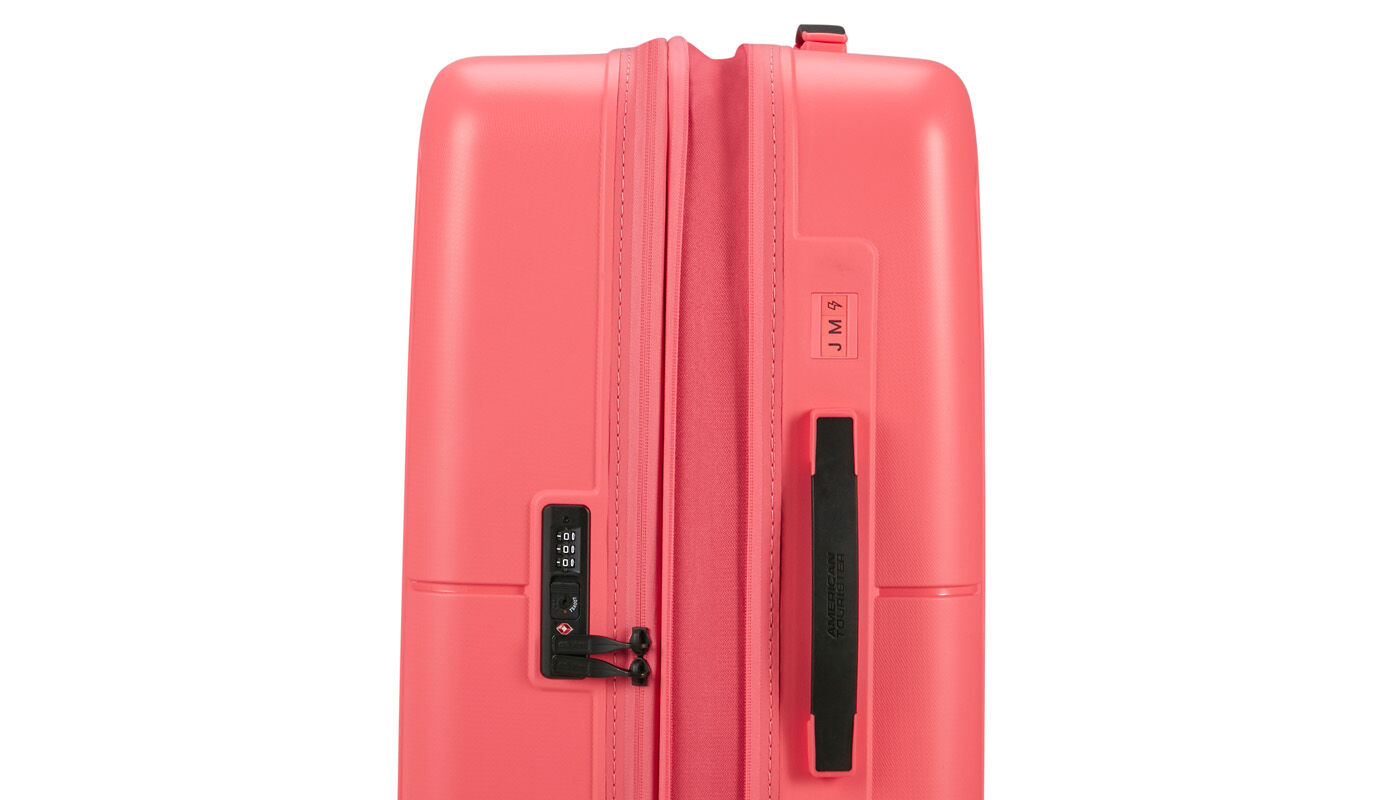 Soufflet d’extension ouvert sur une valise American Tourister Dashpop